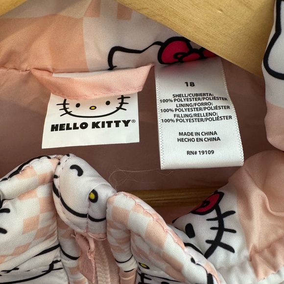 Hello Kitty Graphic Print Puffer Vest, Pink, Women’s Sz S/M, NWT - Picture 8 of 10